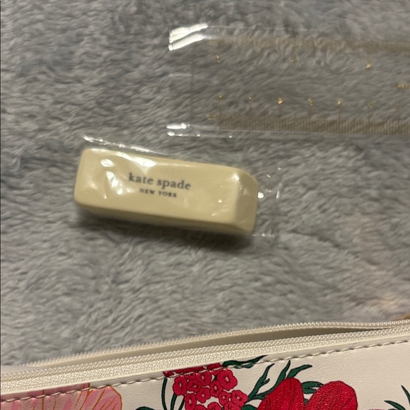 Kate Spade Stationary & Floral Notebook Set - Picture 5 of 7